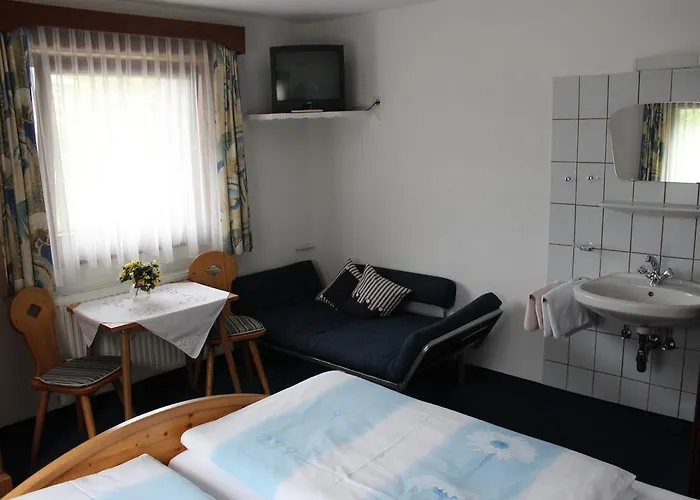 Haus Almrausch Guest house *